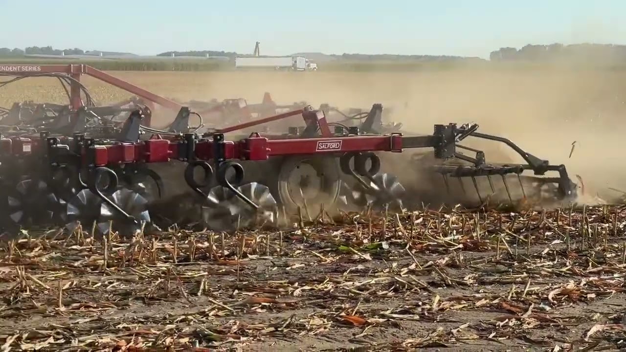 Salford 2200 Demo With Hydraulic Shanks In Corn