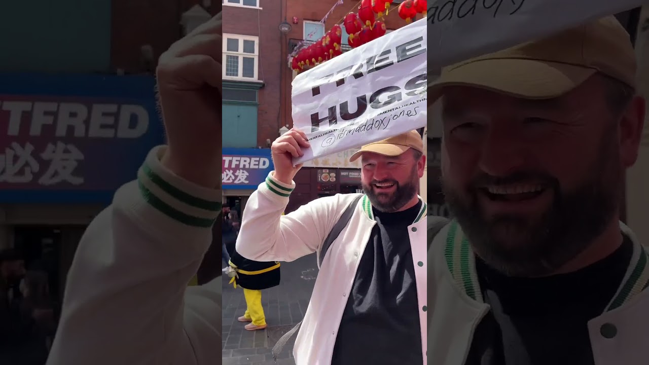 Free hugs in London part 2 #mentalhealthawareness #mentalhealthmatters #freehugs