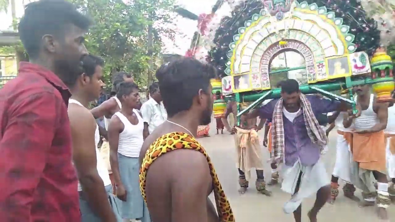 Nagakkudaiyan ilam puyal radha kavadi team enkan murugan temple PART 3
