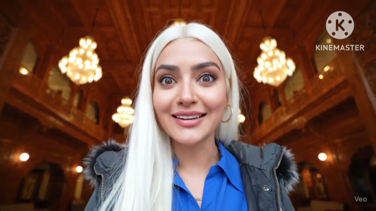 Beautiful Girl Exploring Kashmir | Snow Mountains, Luxury Hotel & Vlog in Hindi 🇮🇳❄️