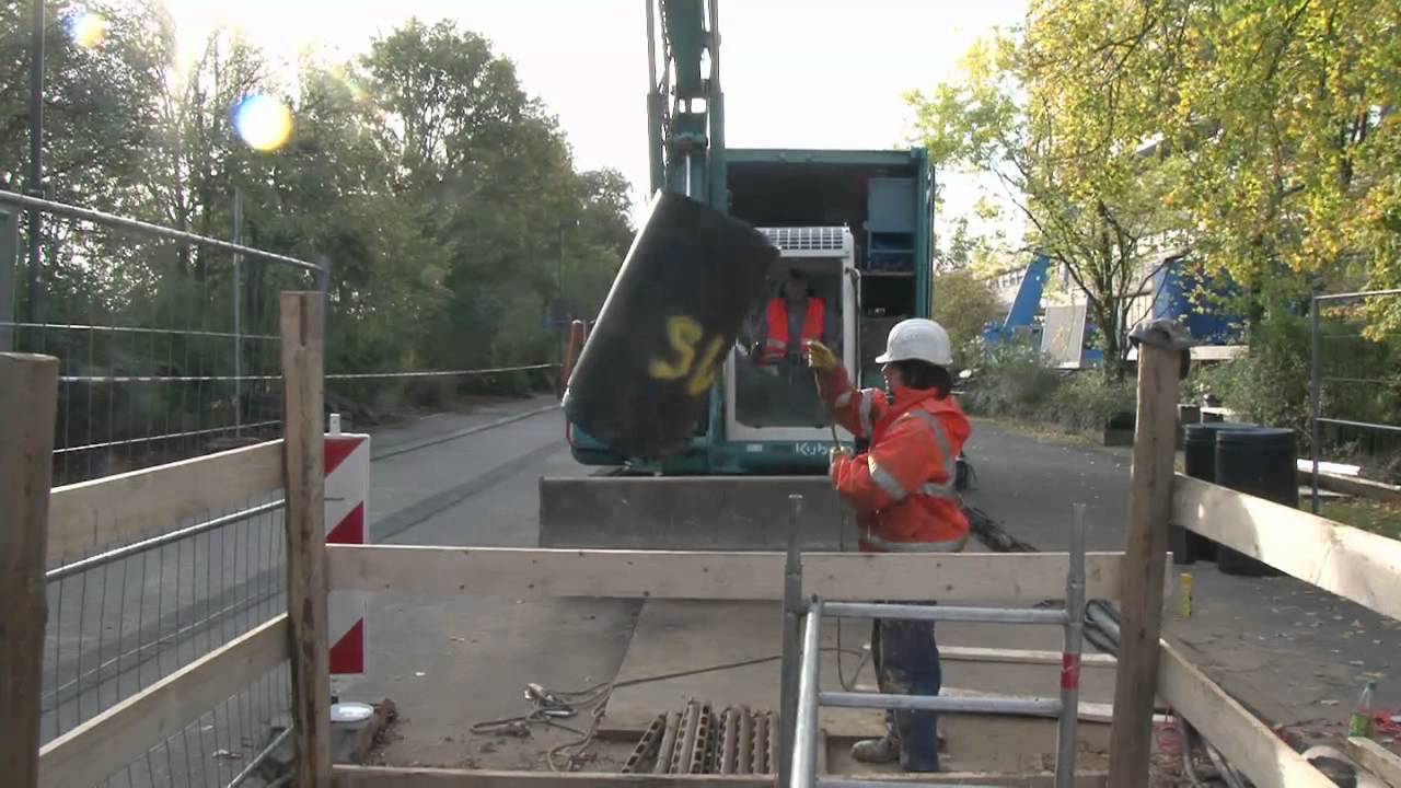 Berstlining aus Bochum. Erneuerung eines Mischwasserkanals im Berstlining - Verfahren.
