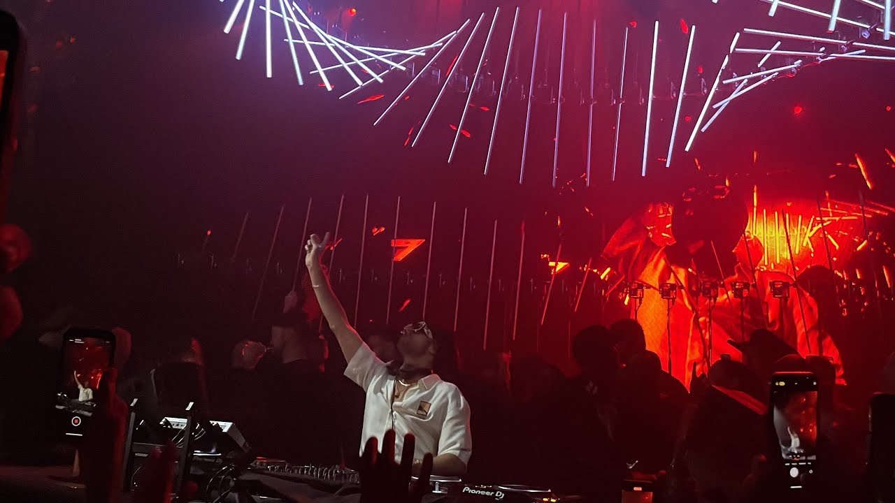 FISHER - World Hold On (FISHER Rework) Live Wednesday At H&iuml; Ibiza July 2023