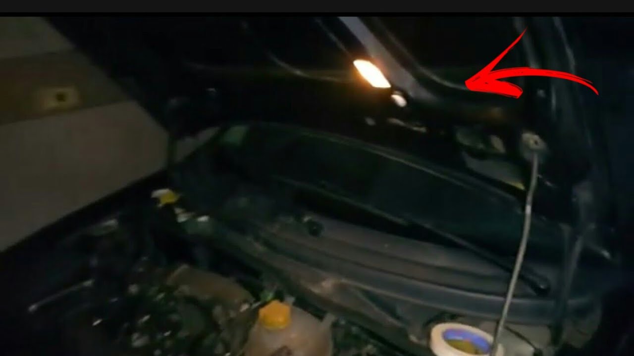 Luz de cortesia no capo do corsa !