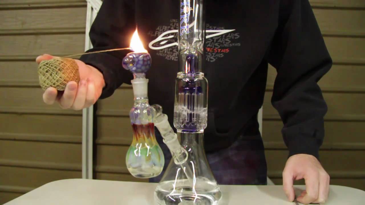 Smoking a .43g bowl of Purple Kush in HD