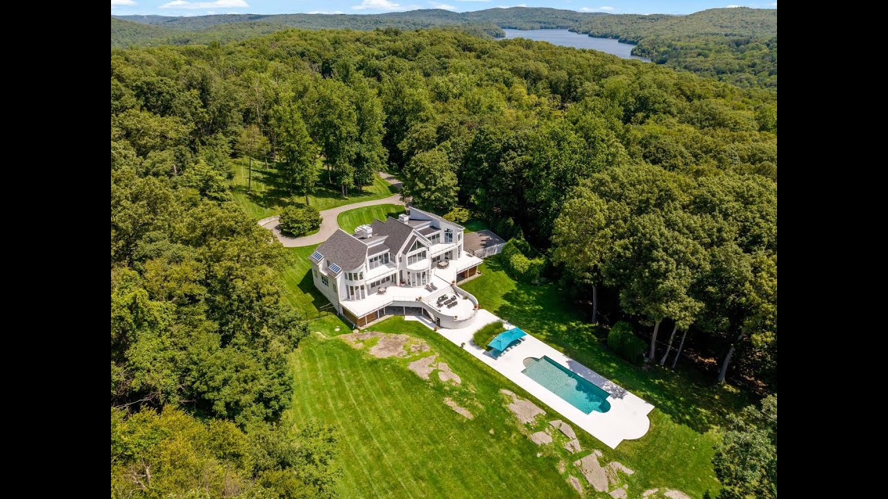 18 Bramblebush Rd, Croton-on-Hudson, NY