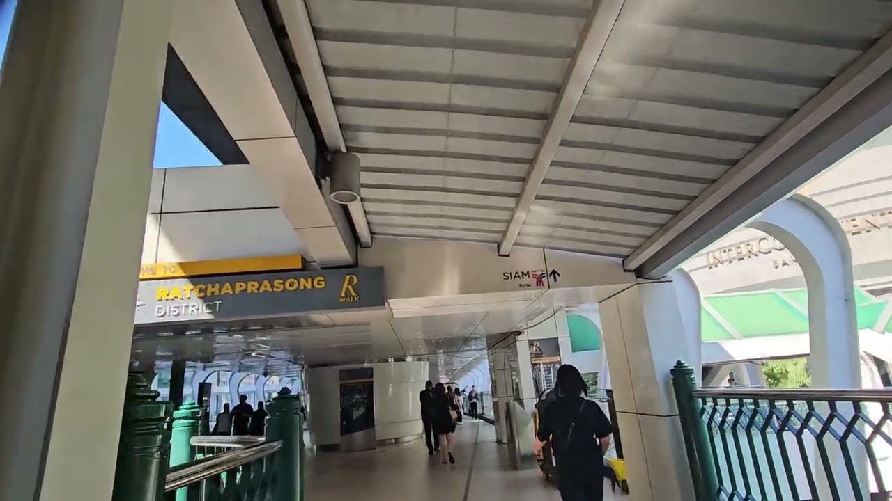 Bangkok - Chit Lom (E1) - Exit 6 #mrt #green #bangkok #greenline #chitlom