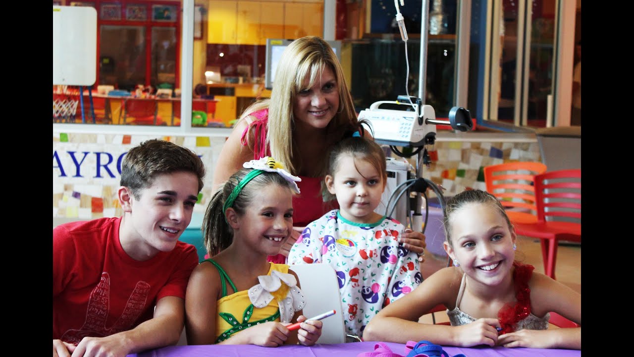 WPXI- Maddie, Mackenzie of 'Dance Moms' perform at Children's Hospital in Pittsburgh