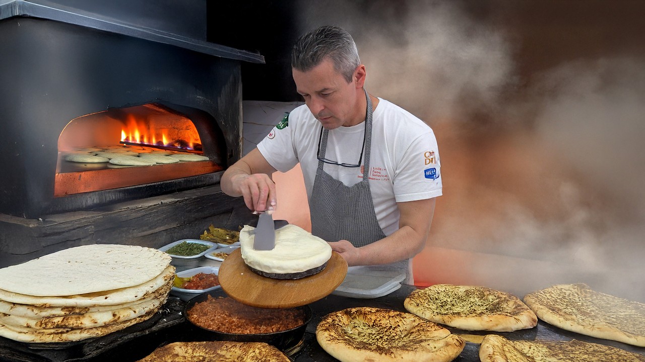 Ultimate Turkish Cuisine: Kebabs and Pita Bread! Street Food Tours