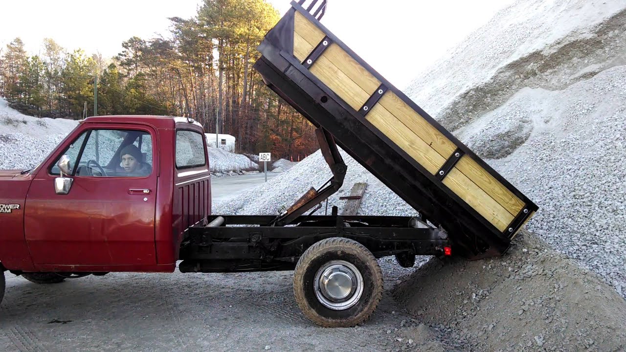 1990 Dodge with a Homemade Dump Bed run off the powersteering pump