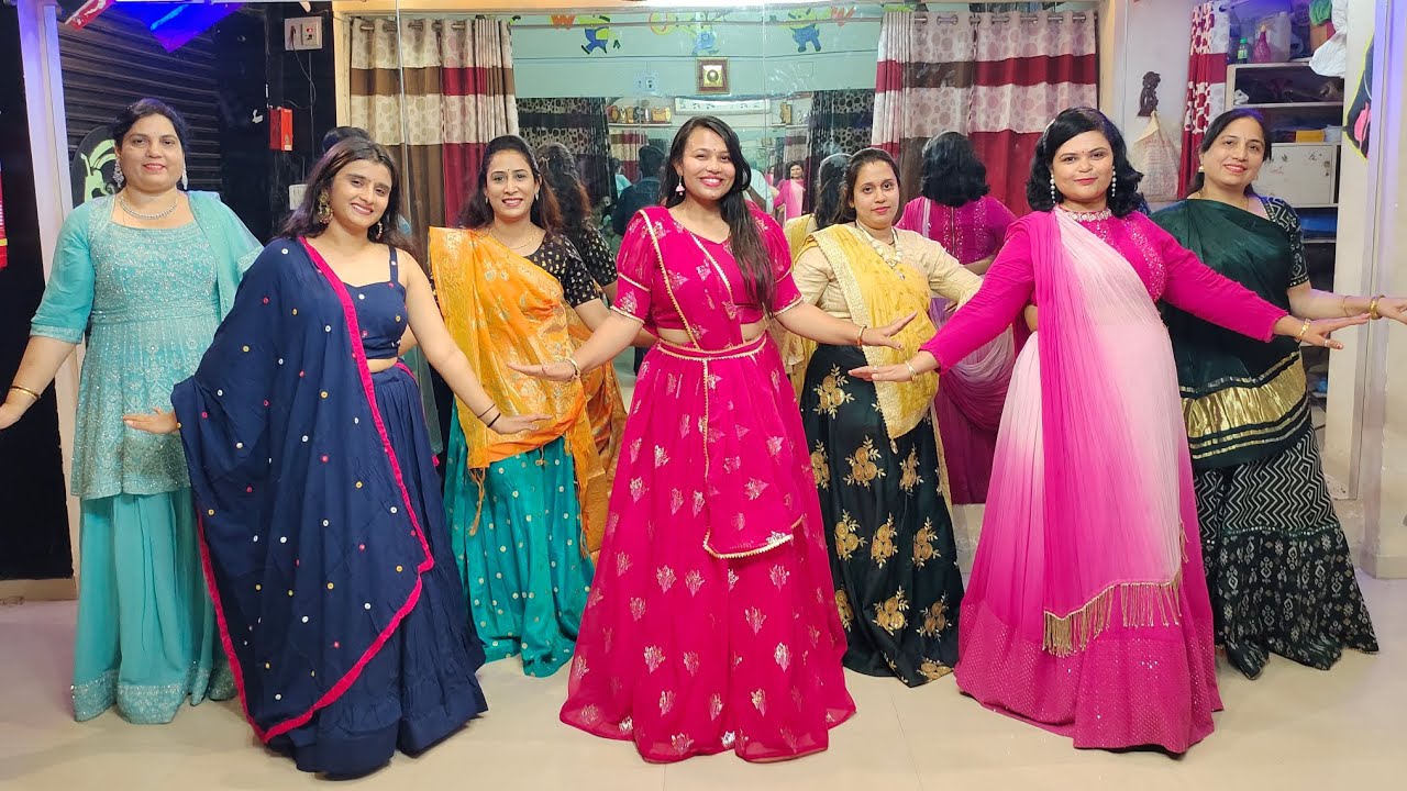 RADHA DANCE COVER/ BOLLYWOOD DANCE / WEDDING DANCE