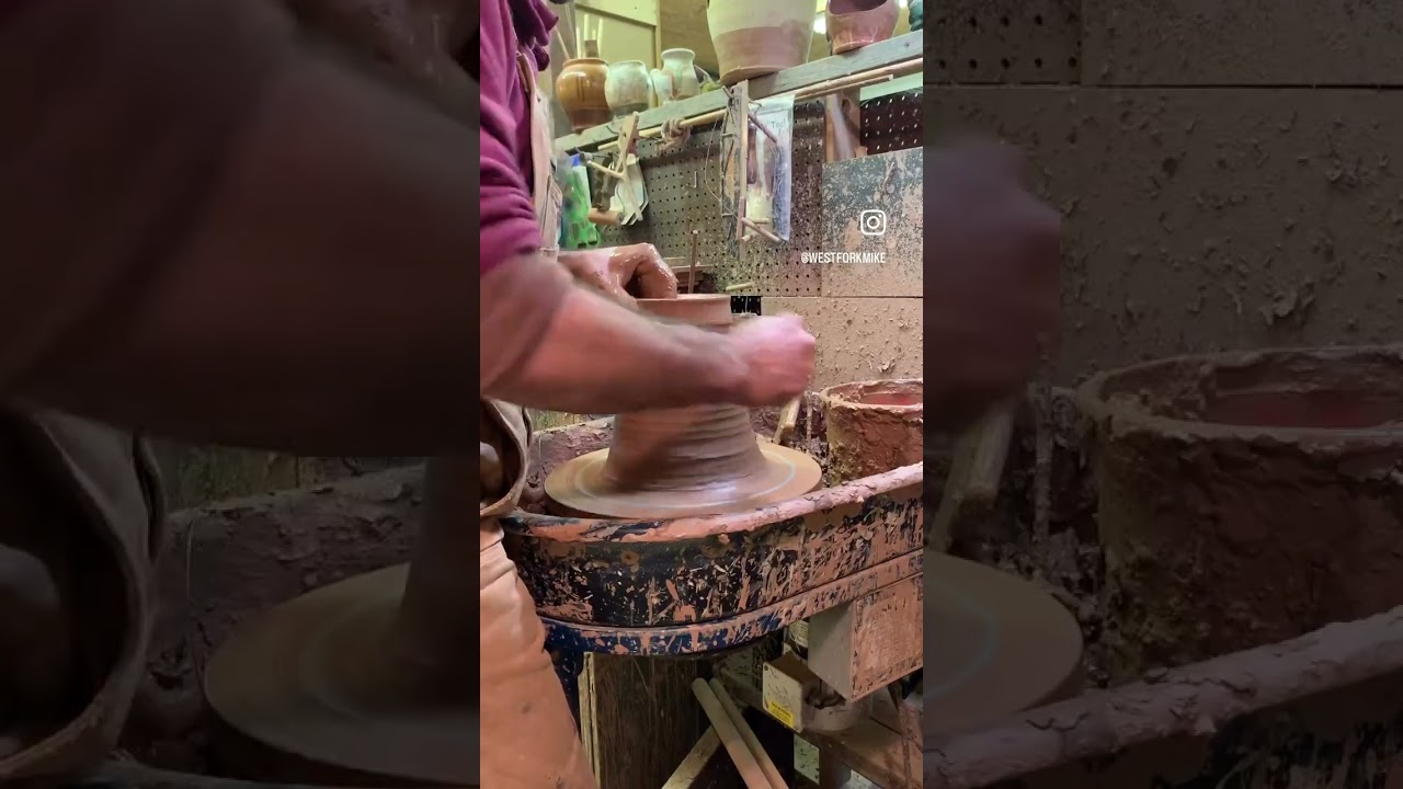 Throwing a 10lb strawberry pot #wheelthrowing #pottery 