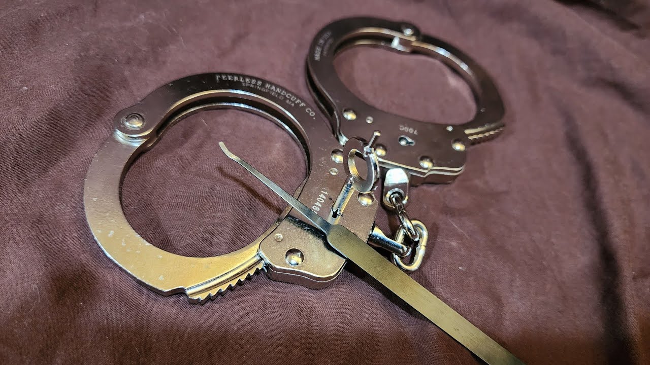 Goodbye 👋 Officer 👮‍♂️ 🚔 🚓 🚨