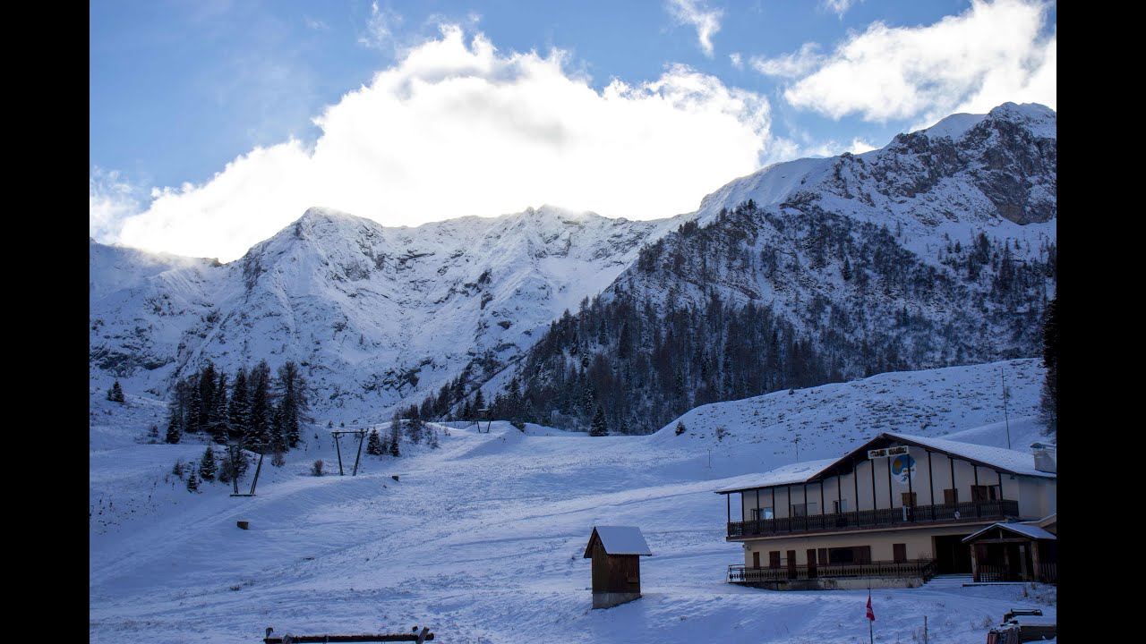 Valleve (Bergamo) Frazione Cambrembo e San Simone spettacolare nevicata abbondante di dicembre 2020