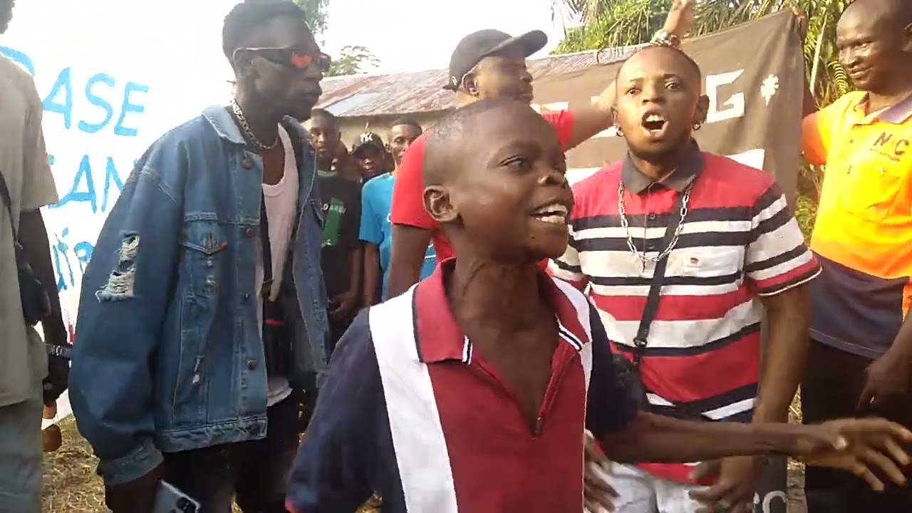 remerciement au président Roga Roga pour l'invitation de la base BR GANG d'owando à okouma village