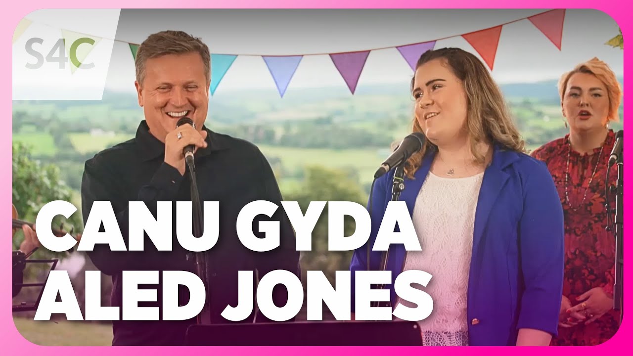 Aled Jones MBE ac Efa | 'HAFAN GOBAITH' | Canu Gyda Fy Arwr | S4C
