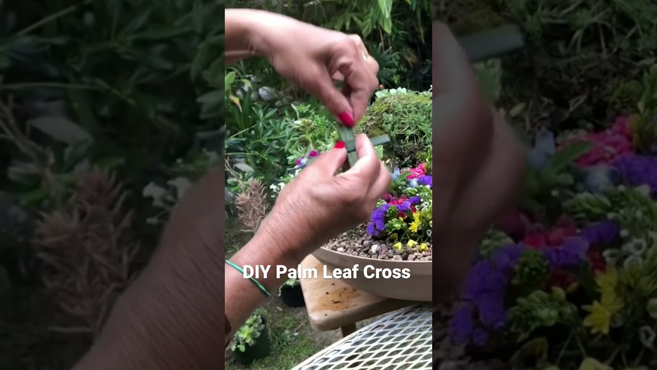 DIY - Palm Leaf Cross. Look For Precious Chihuahua