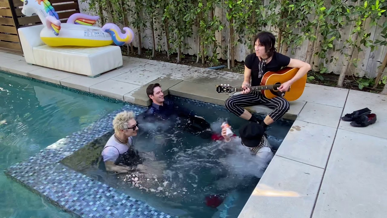 Palaye Royale: Dying In A Hot Tub (Live From a Hot Tub)