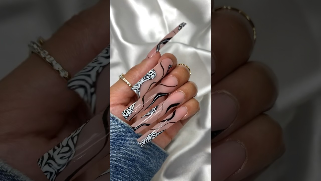 Extendo nails with abstract art ✨🖤 #nailartdesigns