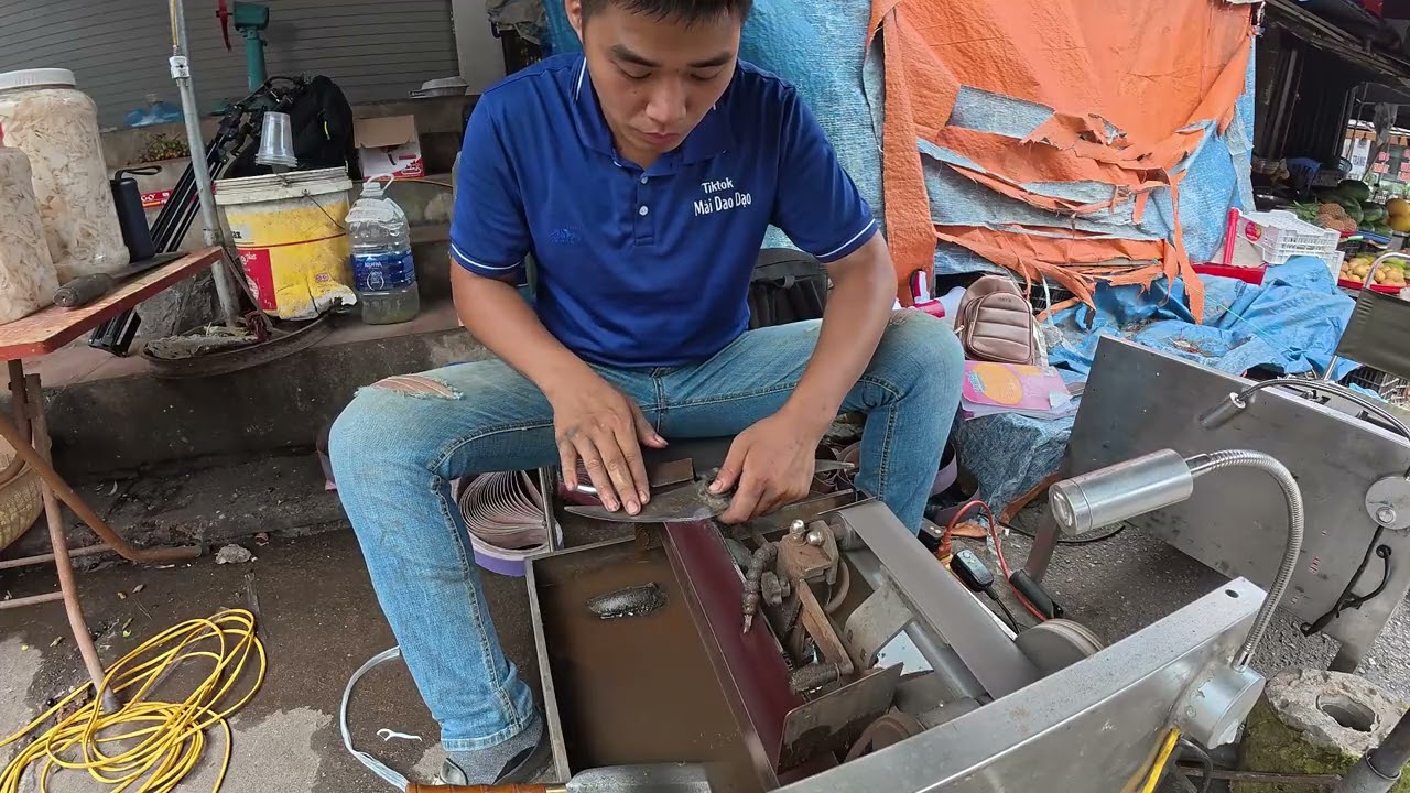 mài dao chợ thị trấn Đu Thái Nguyên