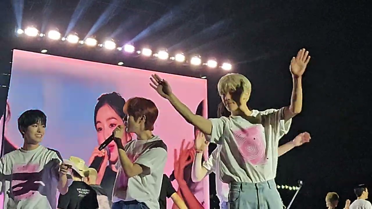 HOPE FROM/ SMTOWN LIVE MEXICO 2025