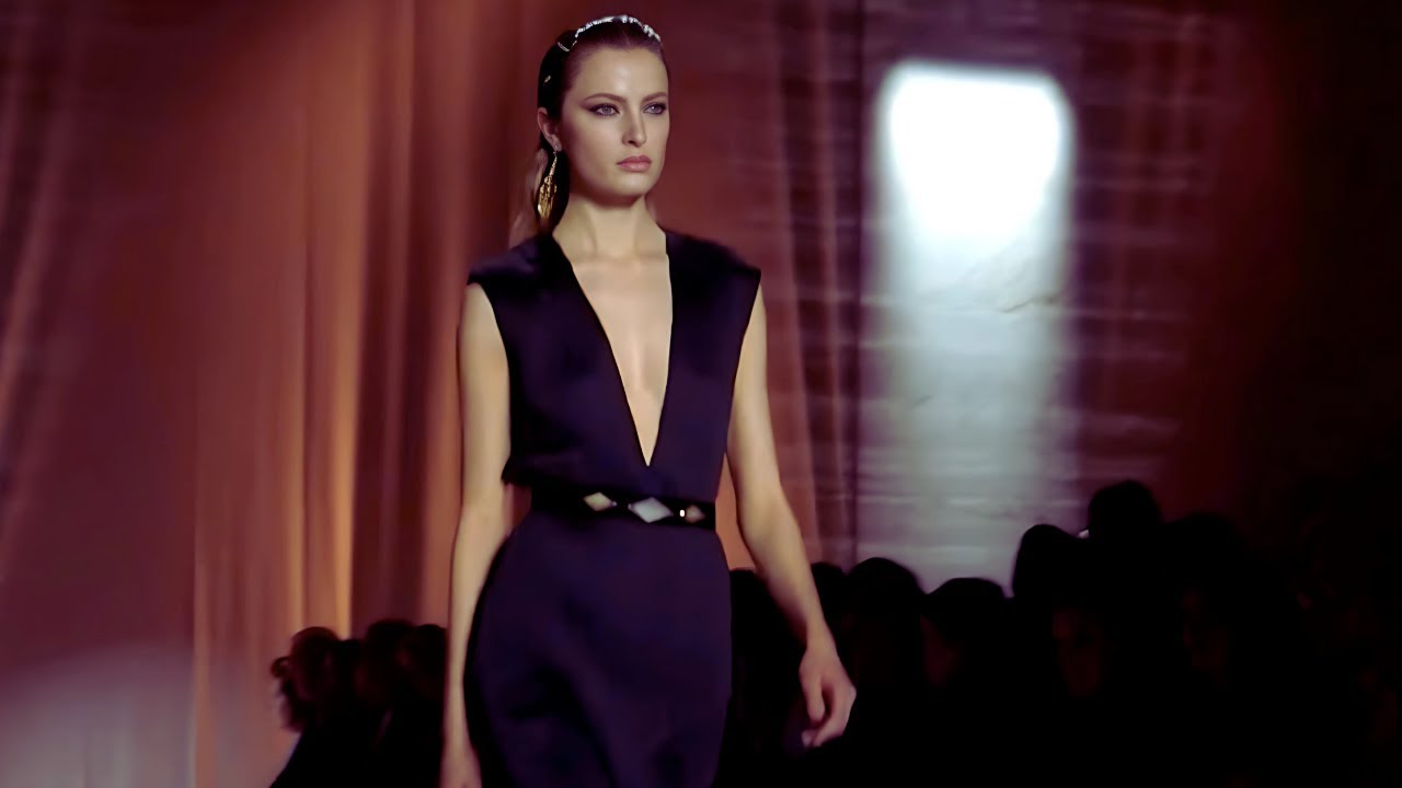 FASHION SHOW (ROBERTO CAVALLI READY-TO-WEAR COLLECTION FALL/WINTER 2024/2025 | FASHION WEEK)
