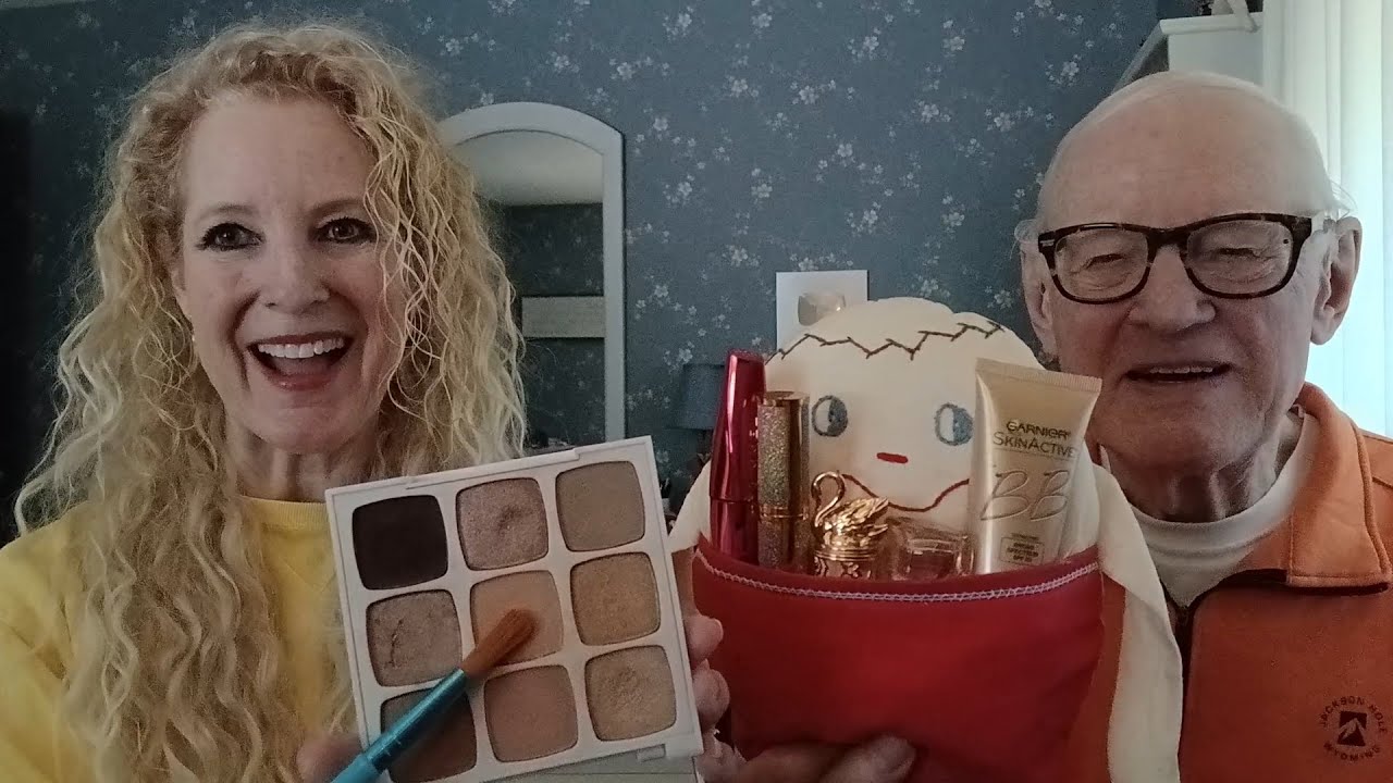 ASMR Дедушка делает тебе макияж с дочкой По💄Полезная ролевая игра (постукивание, царапание, любовь!)