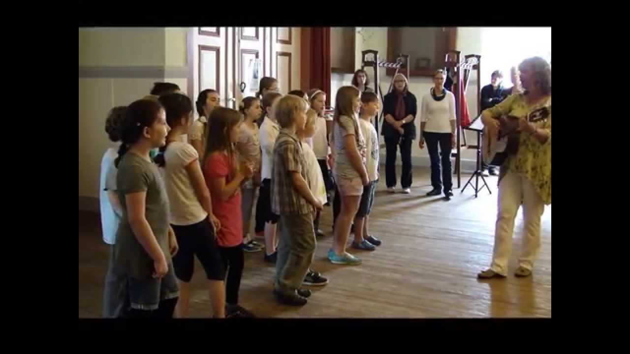 Mauritius-Schule Ebstorf - Schüler singen zum Frühlingsfest 