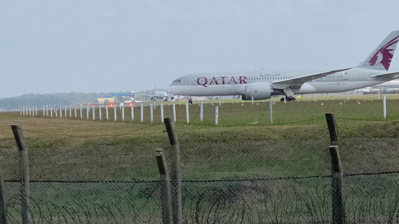 Cinematic planespotting video at Colombo RWY 04