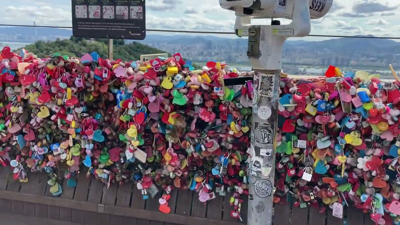 Namsan Seoul Tower | The 'Heart Lock Zone' at The Observatory Provides Spectacular Scenery of Seoul!
