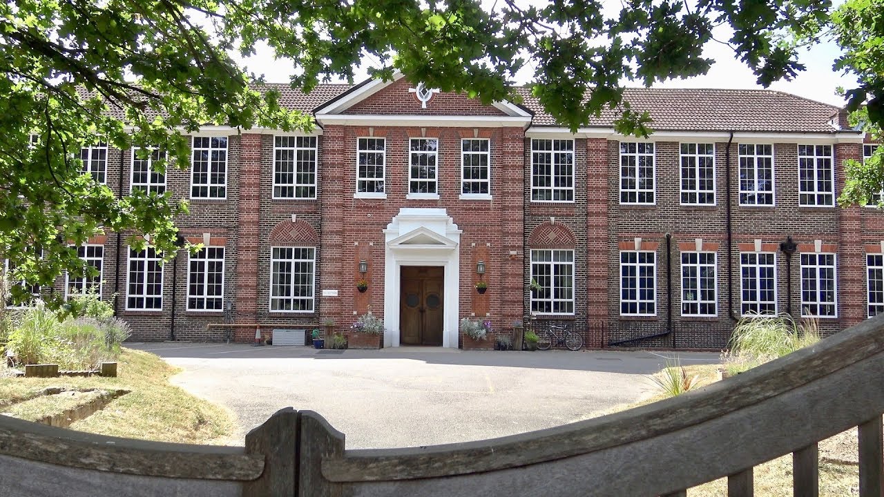 Back To Gardenwood & My Old Schools In East Grinstead