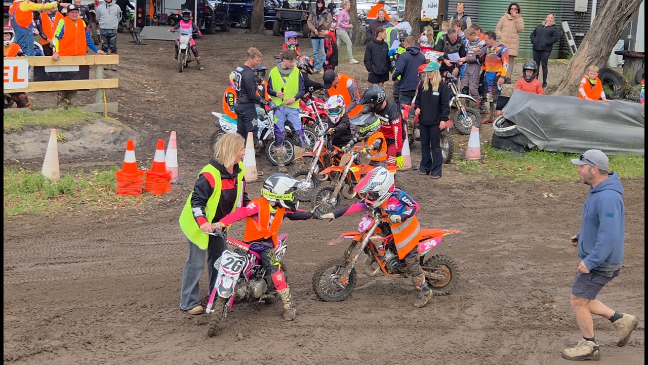 Rosebud 'Grand National' tag-team race 2025