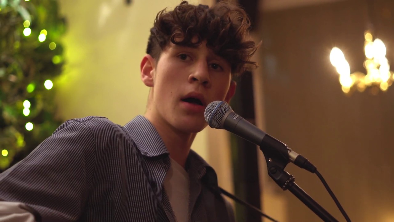 Harvey Jay Dodgson - Caroline (Live)