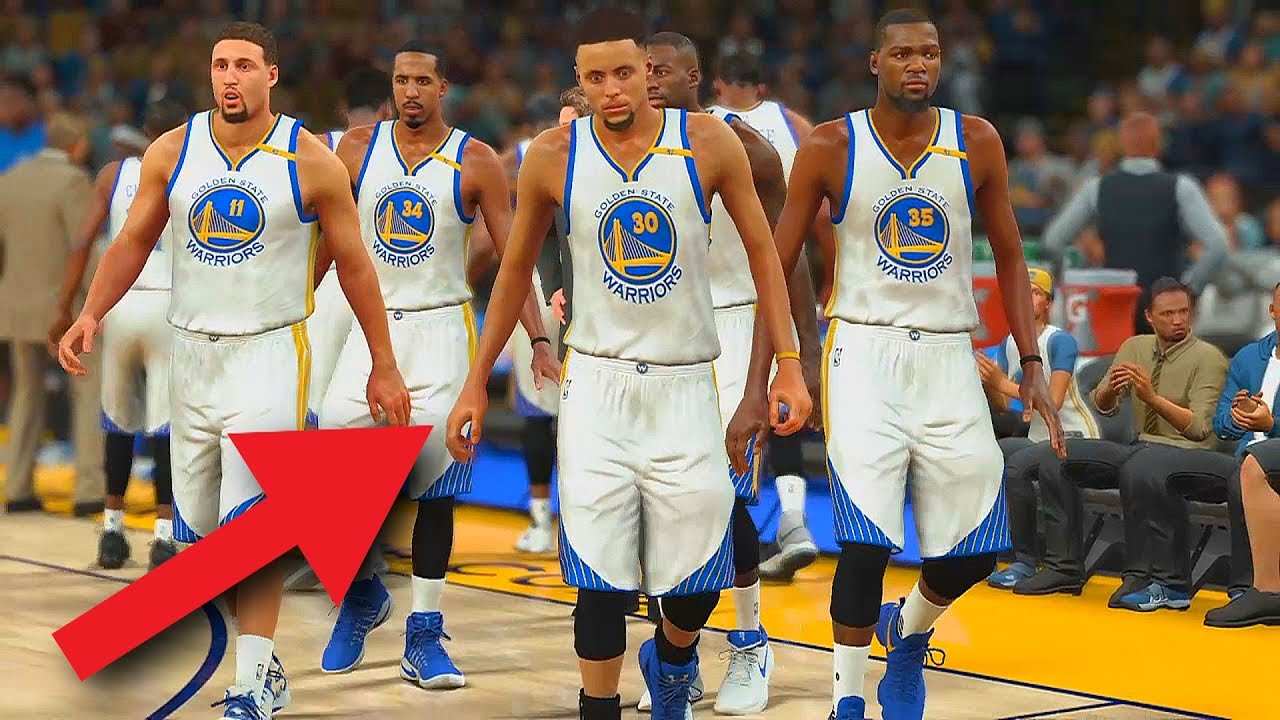 STEPHEN CURRY PLAYING AS A SMALL FORWARD ON NBA 2K17! CURRY DUNKS ON LEBRON JAMES