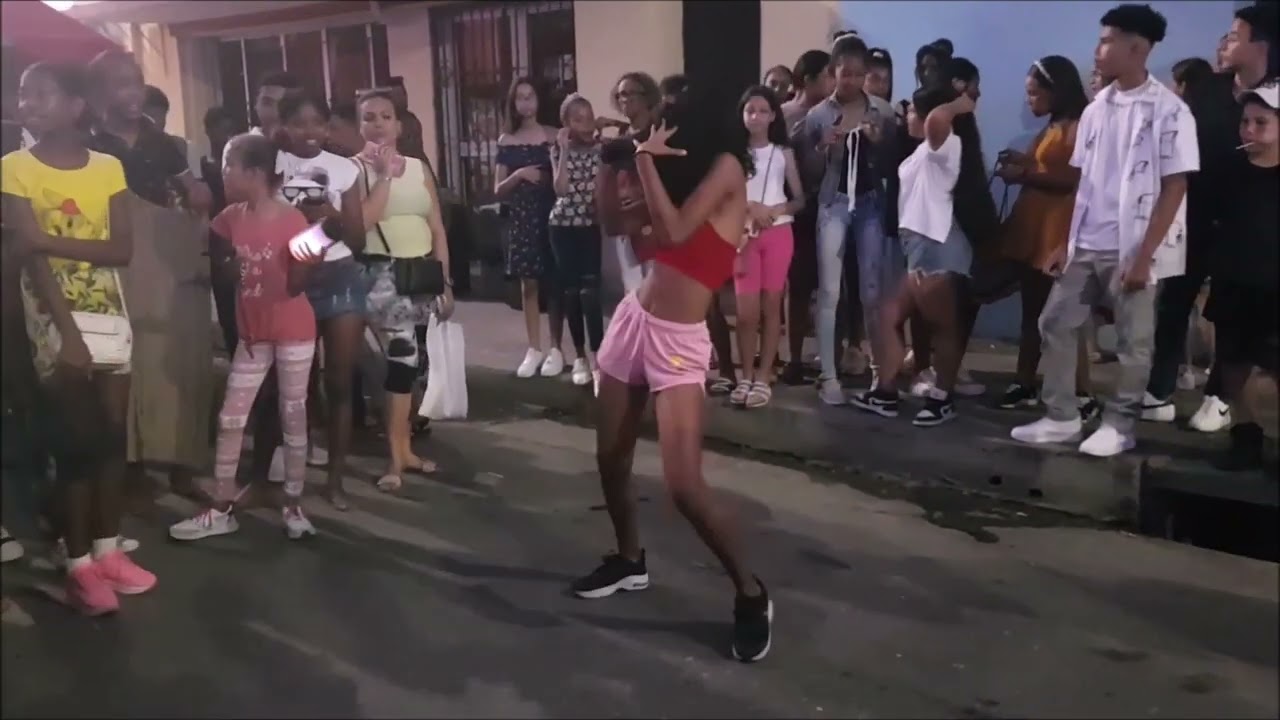 SABADO EN PLAZA DE MARTE   SANTIAGO DE CUBA