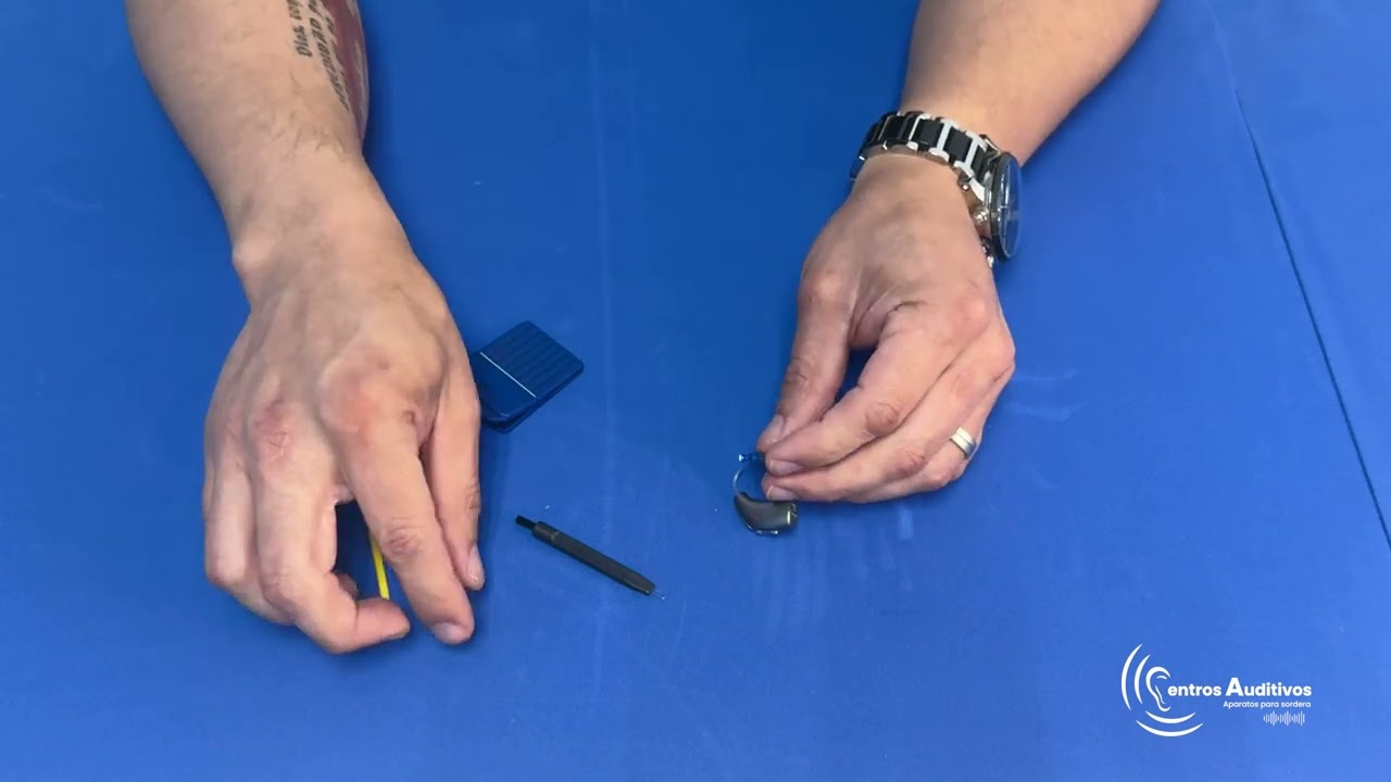 ¿Cómo cambiar el filtro de un aparato auditivo tipo RIC marca Starkey?