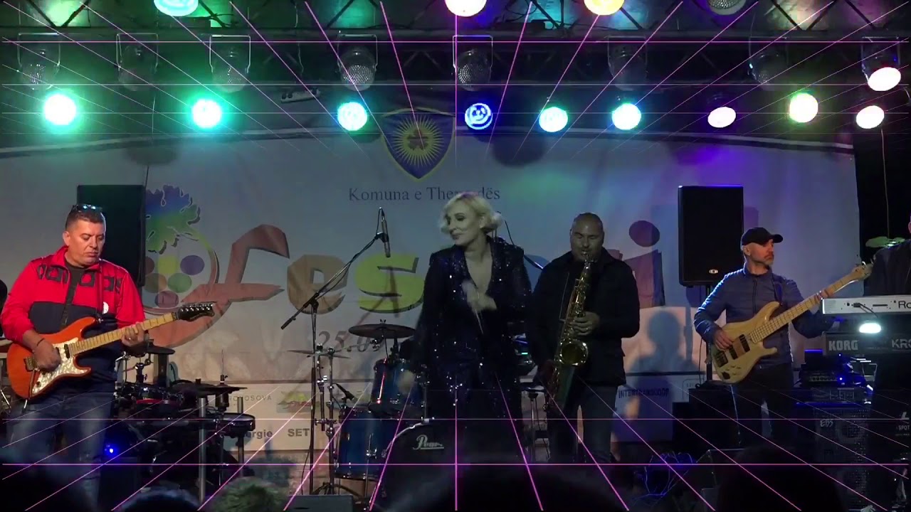 Kiss (by Prince) - Juliana Pasha (live)