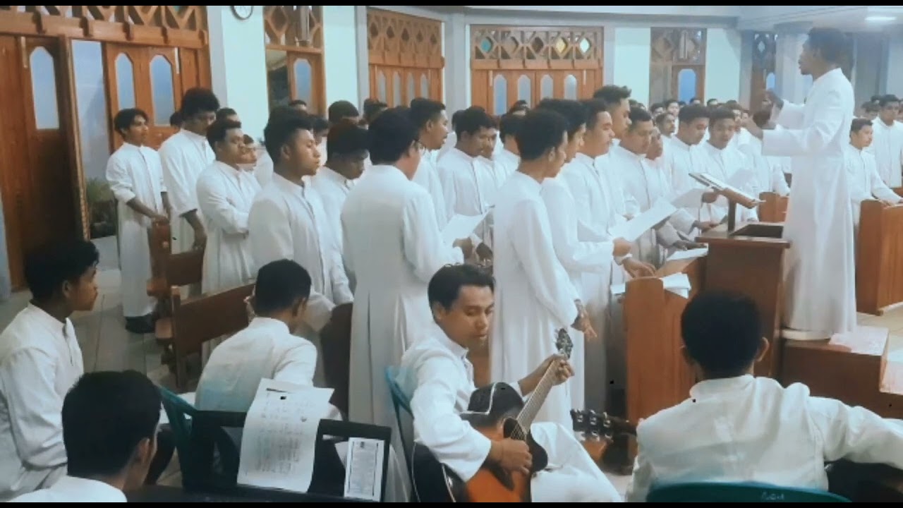 Yo Mori Baeng Koe // Lagu Tuhan Kasihanilah // Koor Para Frater dan Bruder SVD