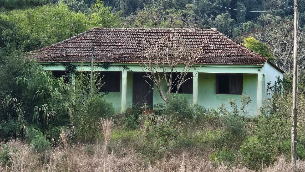 O CENÁRIO  QUE VIMOS NO CASARÃO ABANDONADO E DE ARREPIAR OS CABELOS 