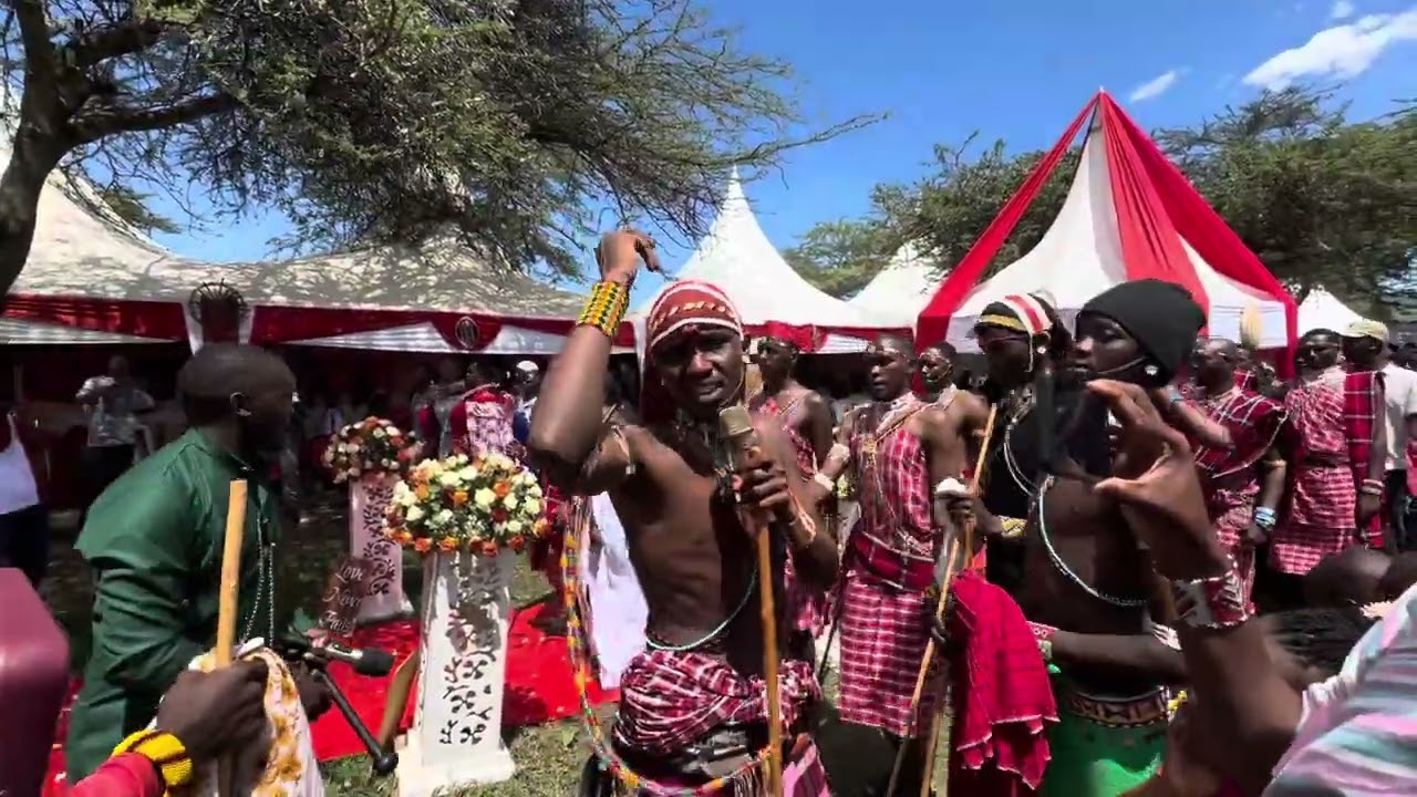 KING LAISO PERFORMANCE AT NGARENDARE WEDDING.