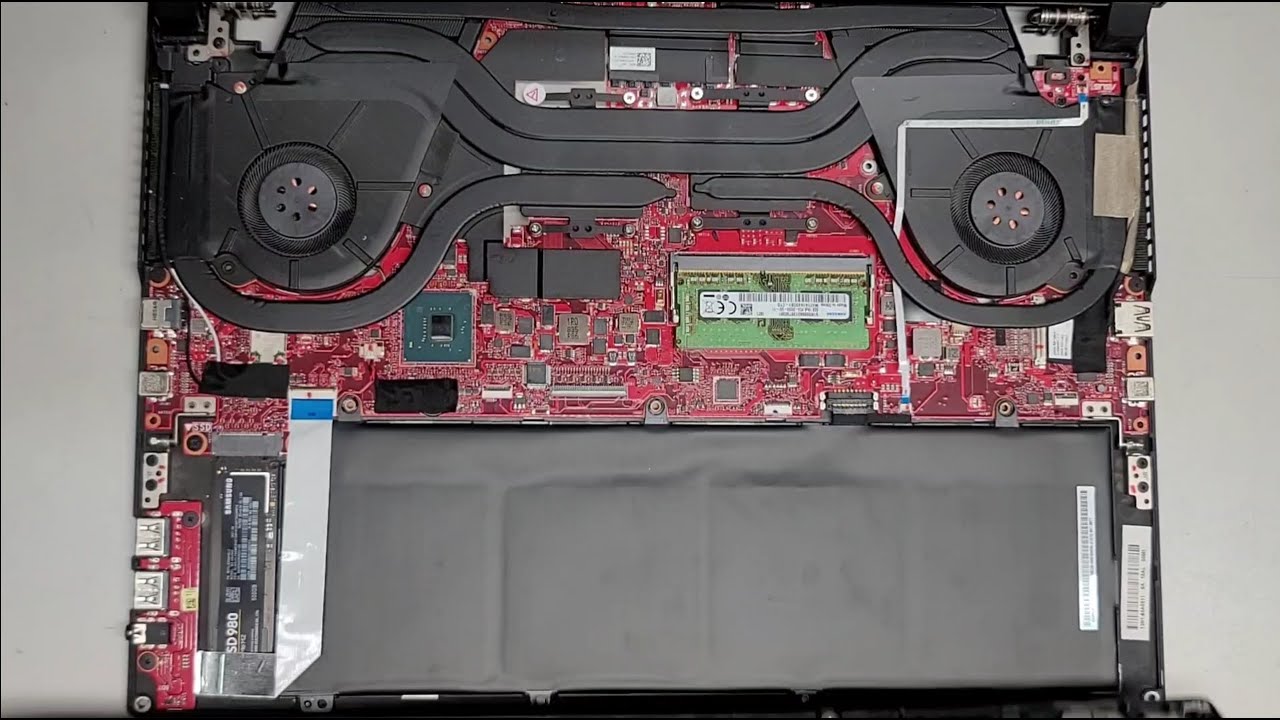 Разборка и замена оперативной памяти и SSD на ультратонком игровом ноутбуке ASUS ROG Zephyrus S G...
