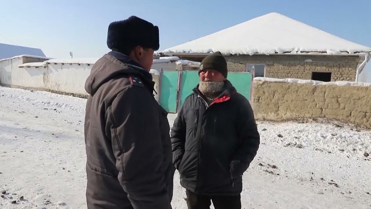 Участковый уполномоченный милиции Токтоналы уулу Жекшенбек на страже порядка