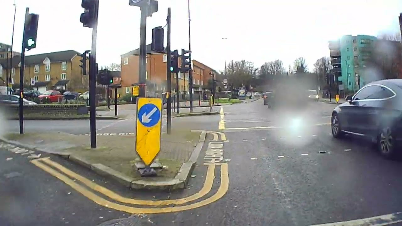 MOVI0038 260201 0947 Turnpike Ln - Tottenham Ln A103