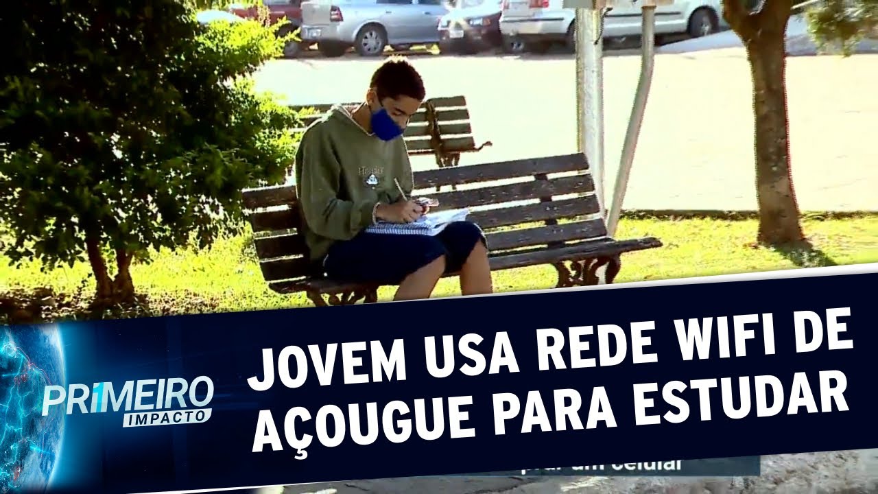 Menino de 13 anos usa wifi de açougue para estudar durante pandemia | Primeiro Impacto (04/06/20)