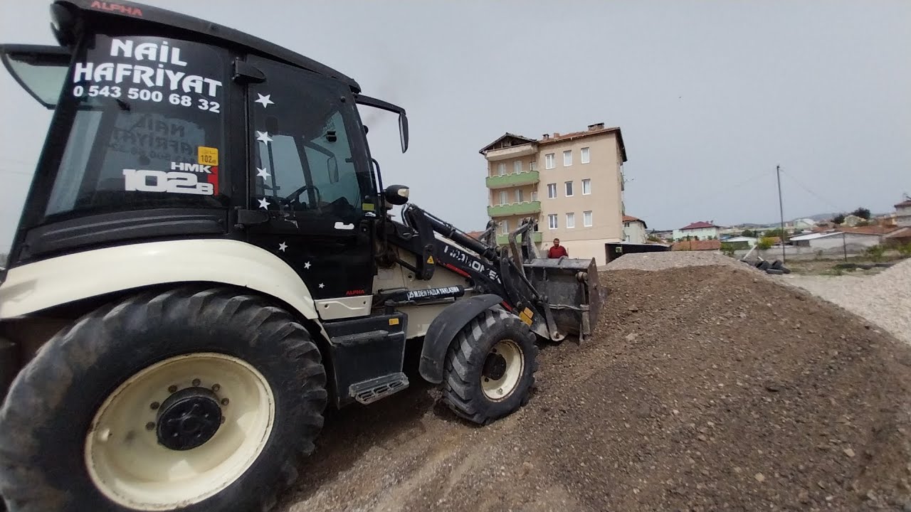 KAMYONA KUM YÜKLEME HİDROMEK BEKOLODER #hidromek #keşfet #jcb #hitachi #cats #cat #bekoloder #hmk