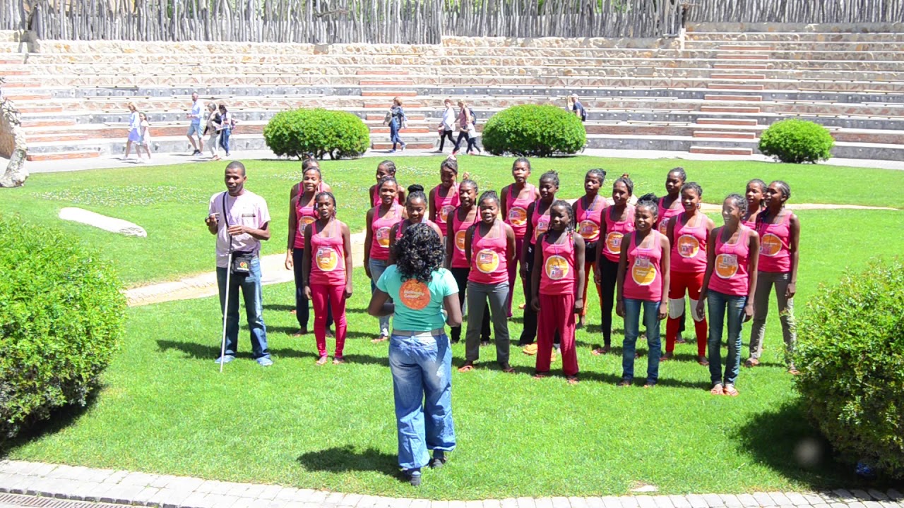 La ONG Agua de Coco visita BIOPARC Valencia en su gira coral de Madagascar Malagasy Gospel