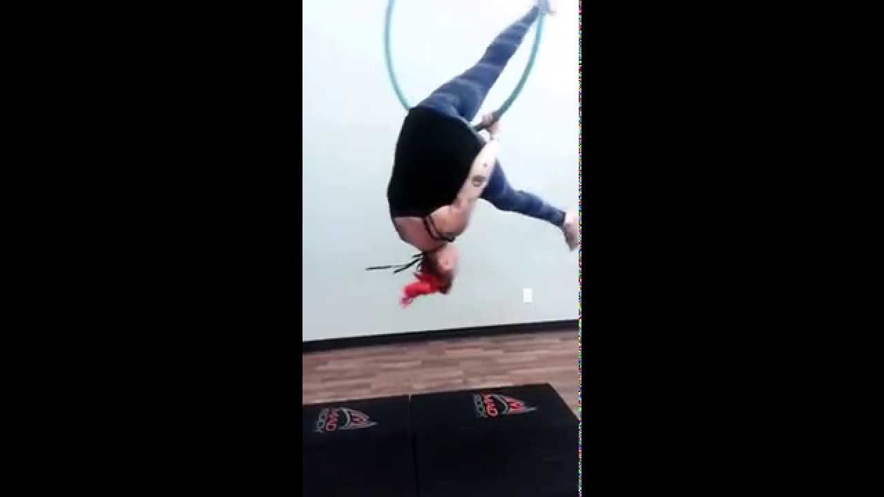 Lyra half hip hang splits