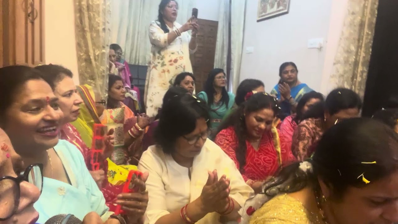 तूने कैसो रंग डालो रे बिहारी आँखन माँ आग लगे 