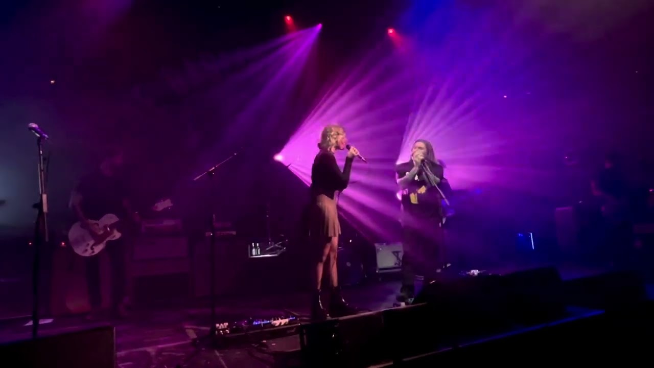 The Gaslight Anthem ft. Blue Violet - Here's Looking At You, Kid! (live in London 2024)