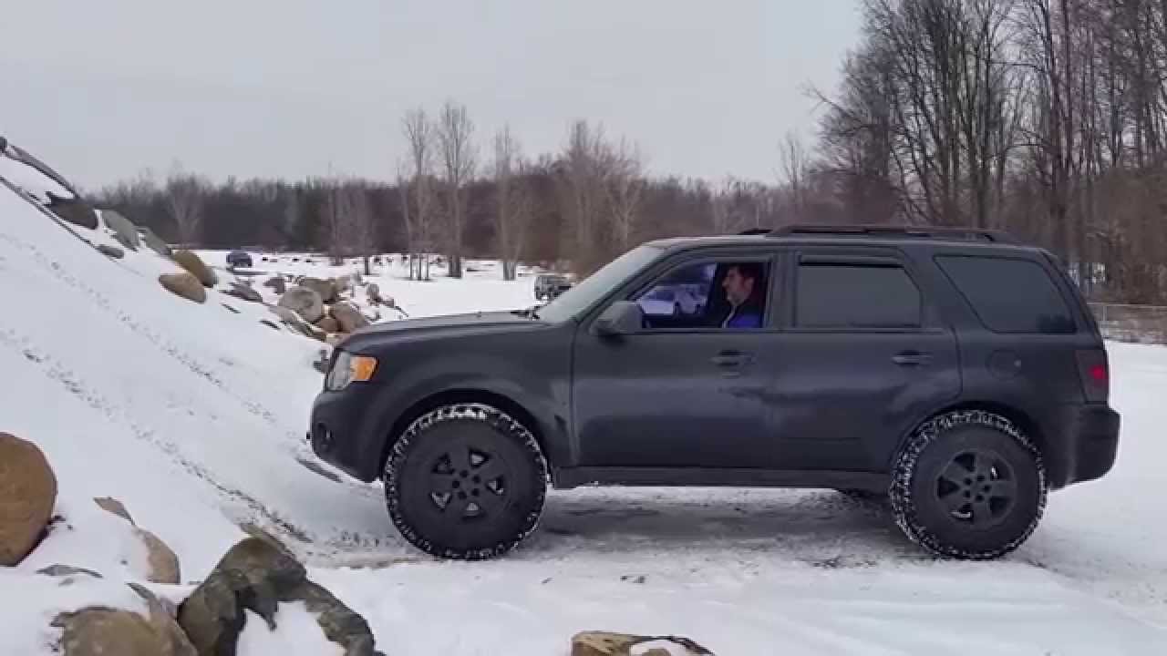 Escape 4 x 4 Wheeling Off Road