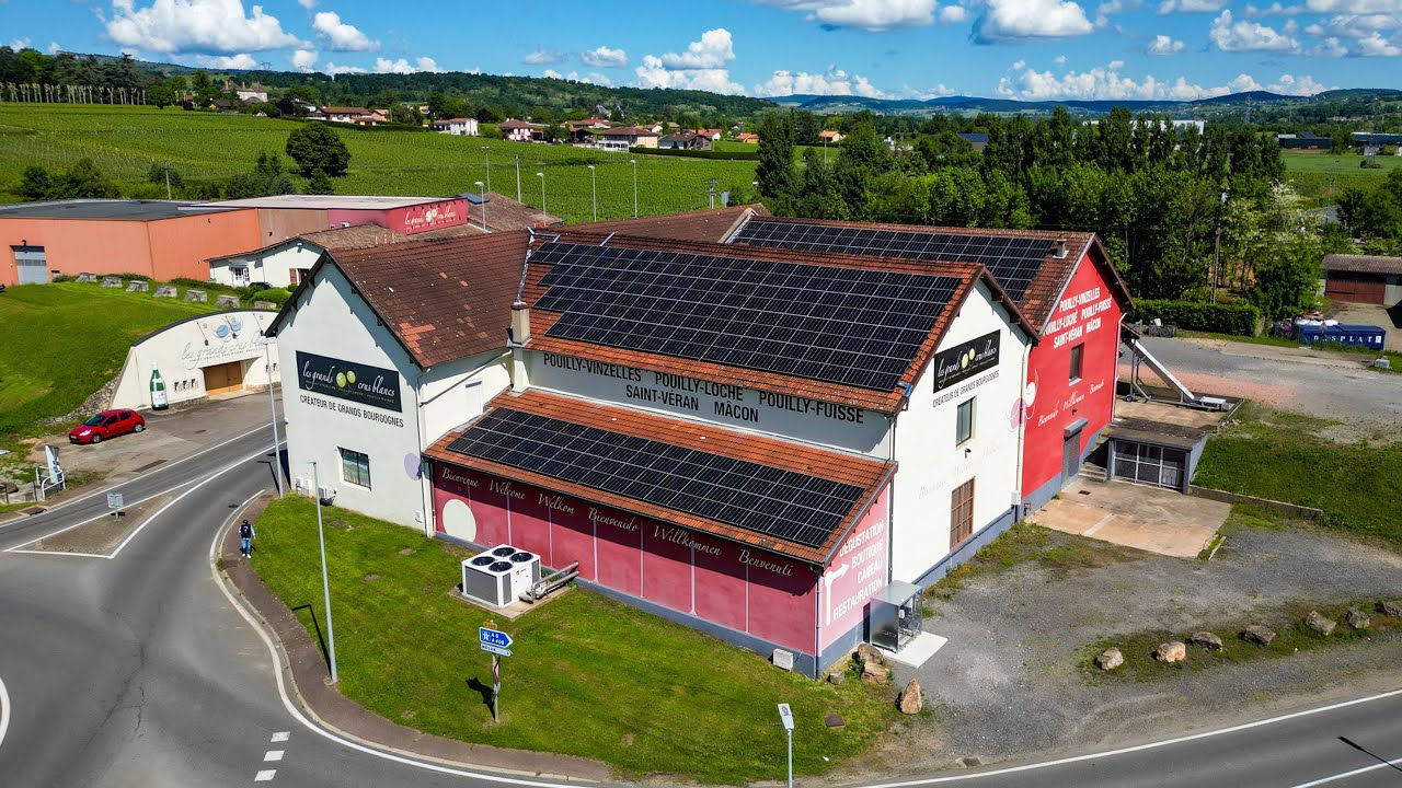 La cave coopérative de Vinzelles-Loché mise sur les panneaux solaires.